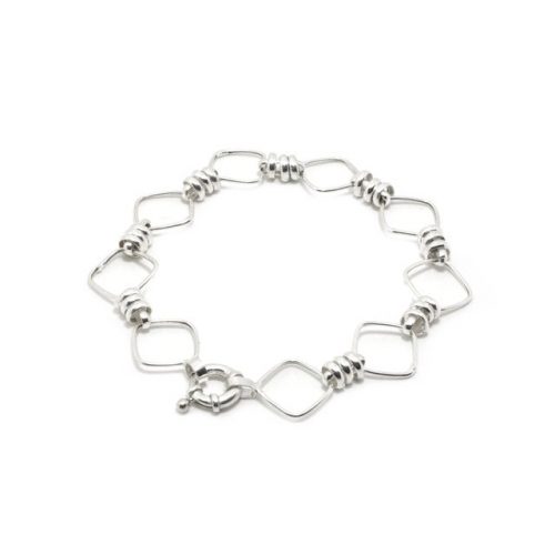 pulsera-cuadrada-con-argolla-original1-2ee204f523dd6a0e9715899962022052-640-0 - Seño Cecilia Jardín Gianelli